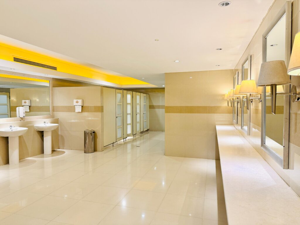 cinema xxi toilets