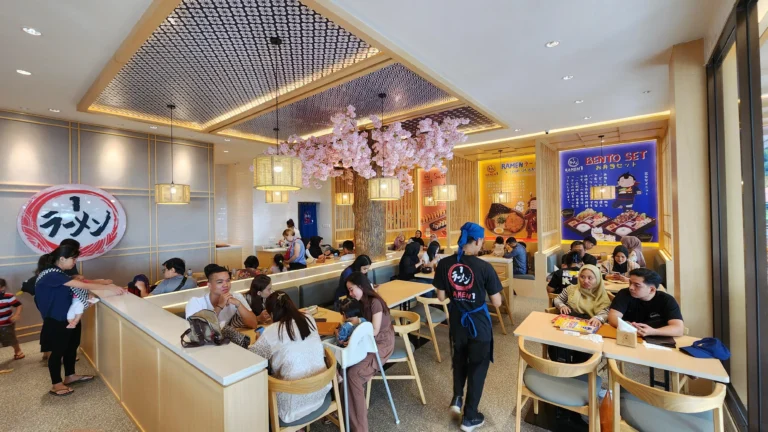 keramaian grand opening ramen 1