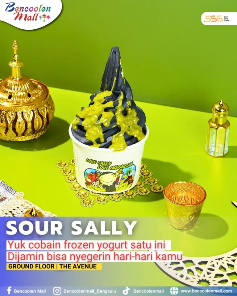 Frozen Yogurt Black Sakura dari Sour Sally di Bencoolen Mall