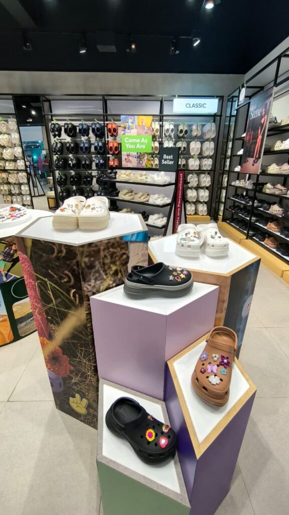 crocs bencoolen mall