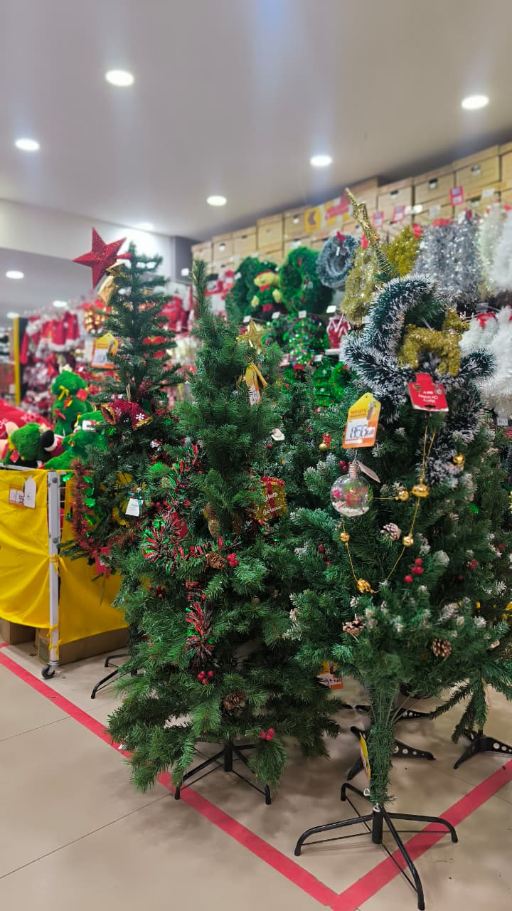 Perlengkapan Natal Lengkap di MR.DIY Bencoolen Mall