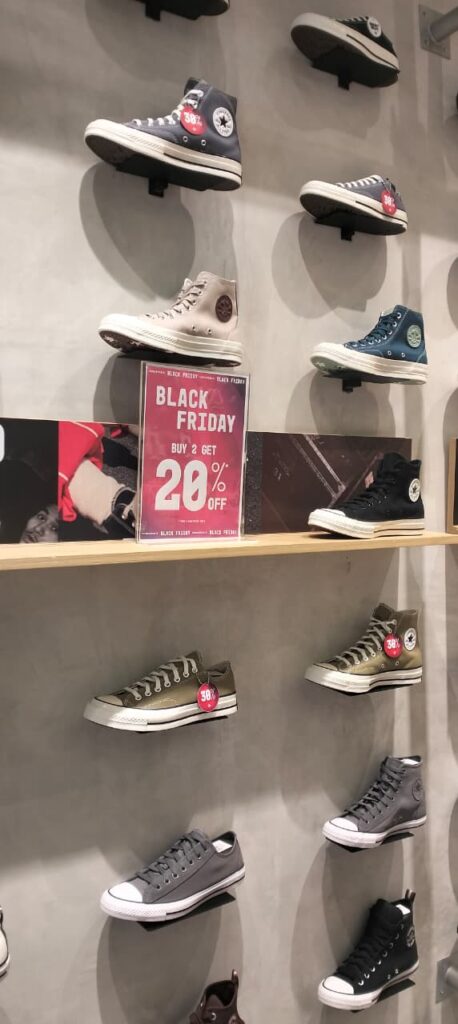 Dapatkan Sepatu Converse Original Promo Buy 2 Get 20% Off!