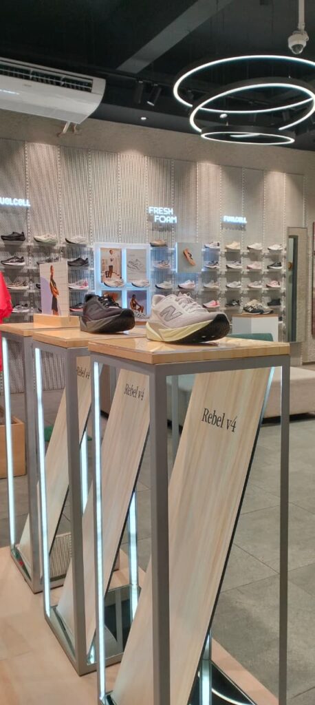 Dapatkan Sepatu New Balance Terbaru di New Balance terdekat!