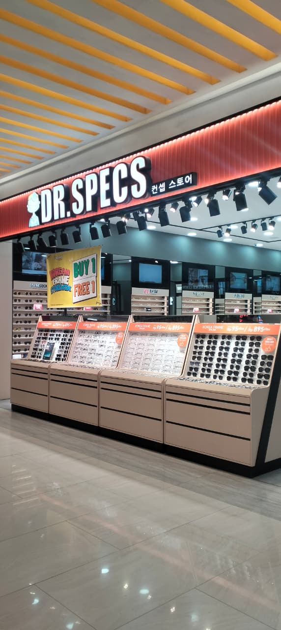 Diskon Kacamata Buy 1 Get 1 Free di Dr. Specs terdekat!