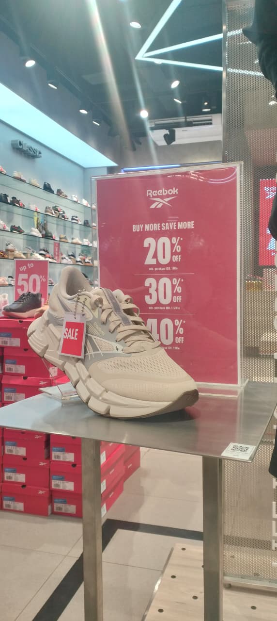 Sepatu Reebok Original Diskon Hingga 40% di Reebok terdekat!