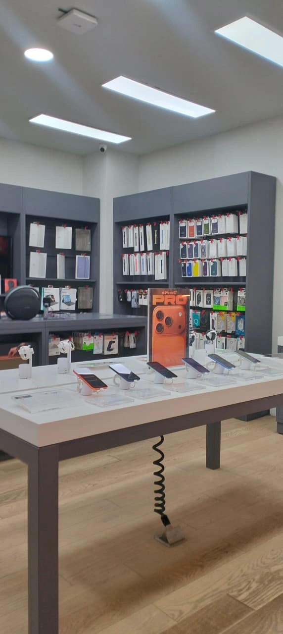 iPhone Terbaru 2026 : Promo & Garansi di iBox Bencoolen Mall!