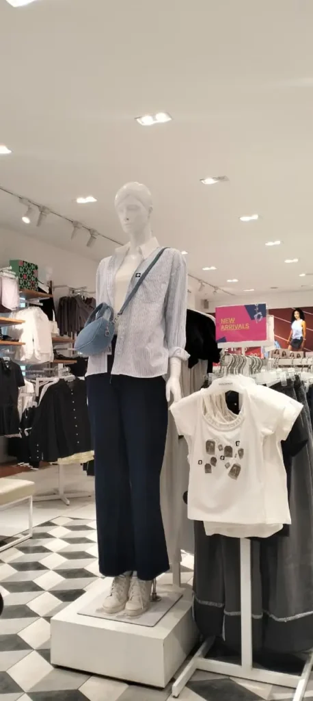 Dapatkan diskon Baju Wanita Hingga 30% di Colorbox terdekat!