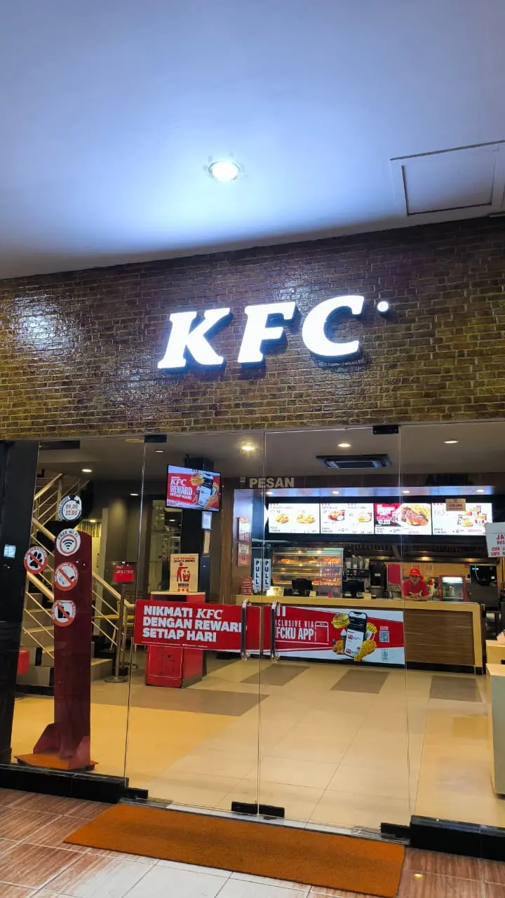 Promo Bucket Merdeka KFC 9 Potong Ayam Cuma Rp 90.909!