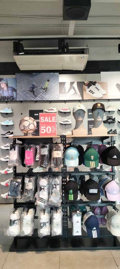 Promo Adidas 50% Sepatu & Aksesoris Terbaru di Bencoolen Mall!