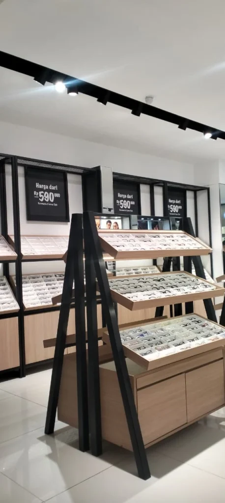 Kacamata Stylish Diskon 30% di Optik Seis Bencoolen Mall!