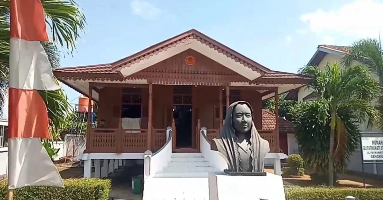 Sejarah Fatmawati: Penjahit Bendera Merah Putih Indonesia