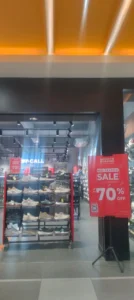 Diskon Sepatu 70% di Sports Station : Mid Season Sale Terbaru!