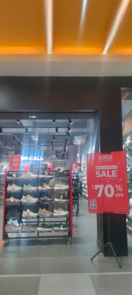 Diskon Sepatu 70% di Sports Station : Mid Season Sale Terbaru!