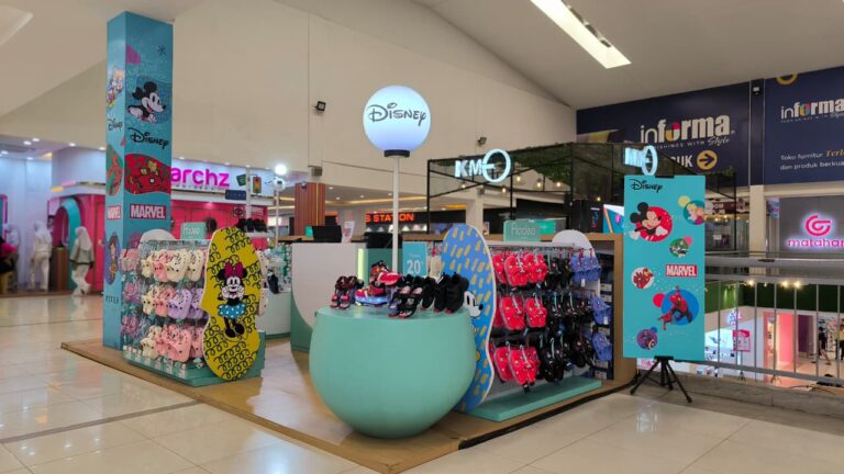 Disney: Spot Belanja Kids Fashion & Sepatu Karakter Favorit!