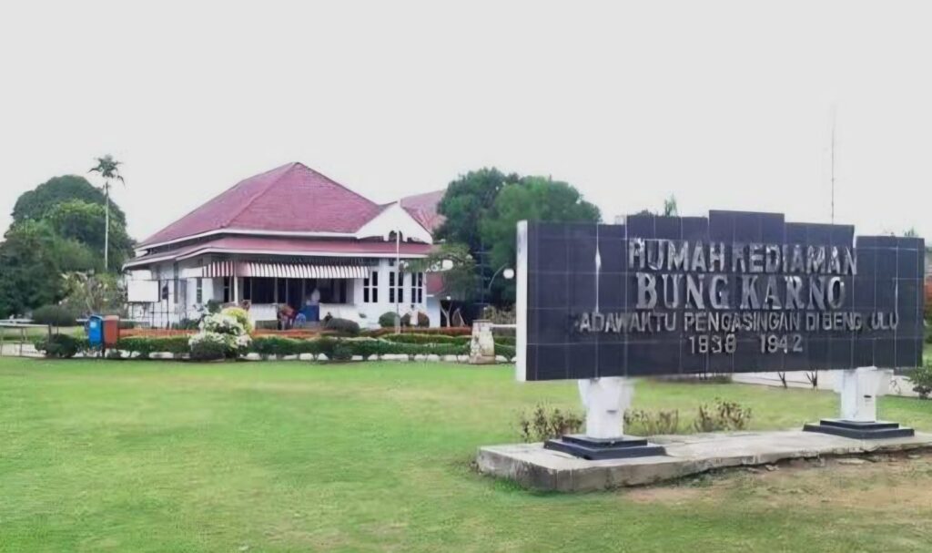 Rumah Soekarno : Wisata Sejarah Bernuansa Eropa dan Tiongkok!