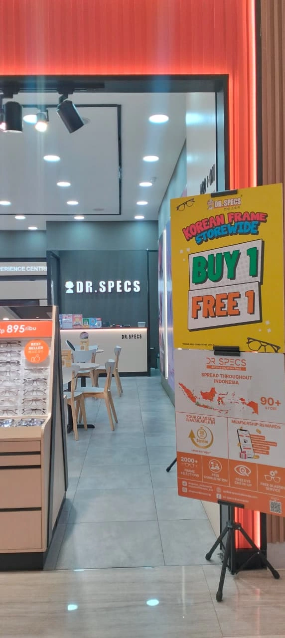 Kacamata Buy 1 Get 1 Free di DR SPECS, Dapatkan Sekarang!